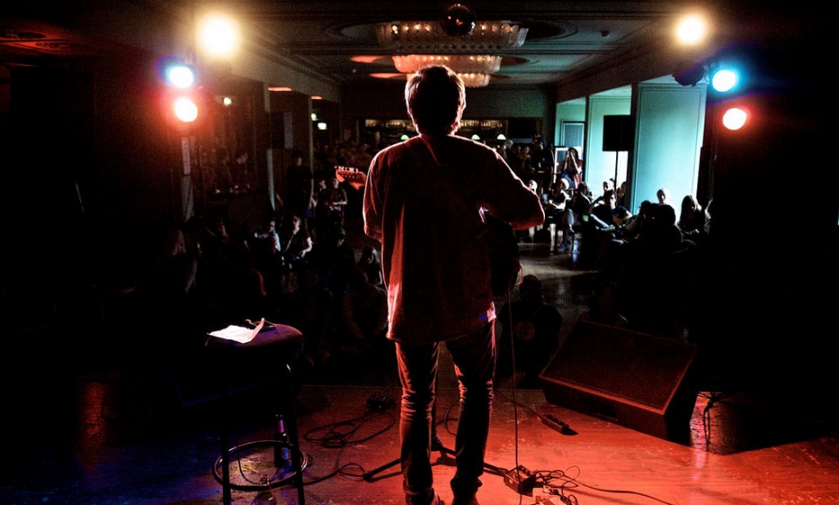 Veja os melhores bares com música ao vivo em SP Veja os melhores bares com música ao vivo em SP